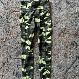 Lululemon Fast N Free 28” size 4 LIKE NEW